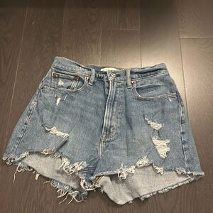 Abercrombie High-rise Mom Short